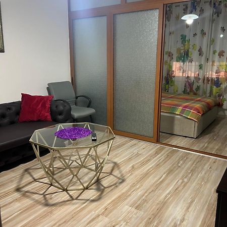 Ergi'S Studio Apartment Тирана Экстерьер фото
