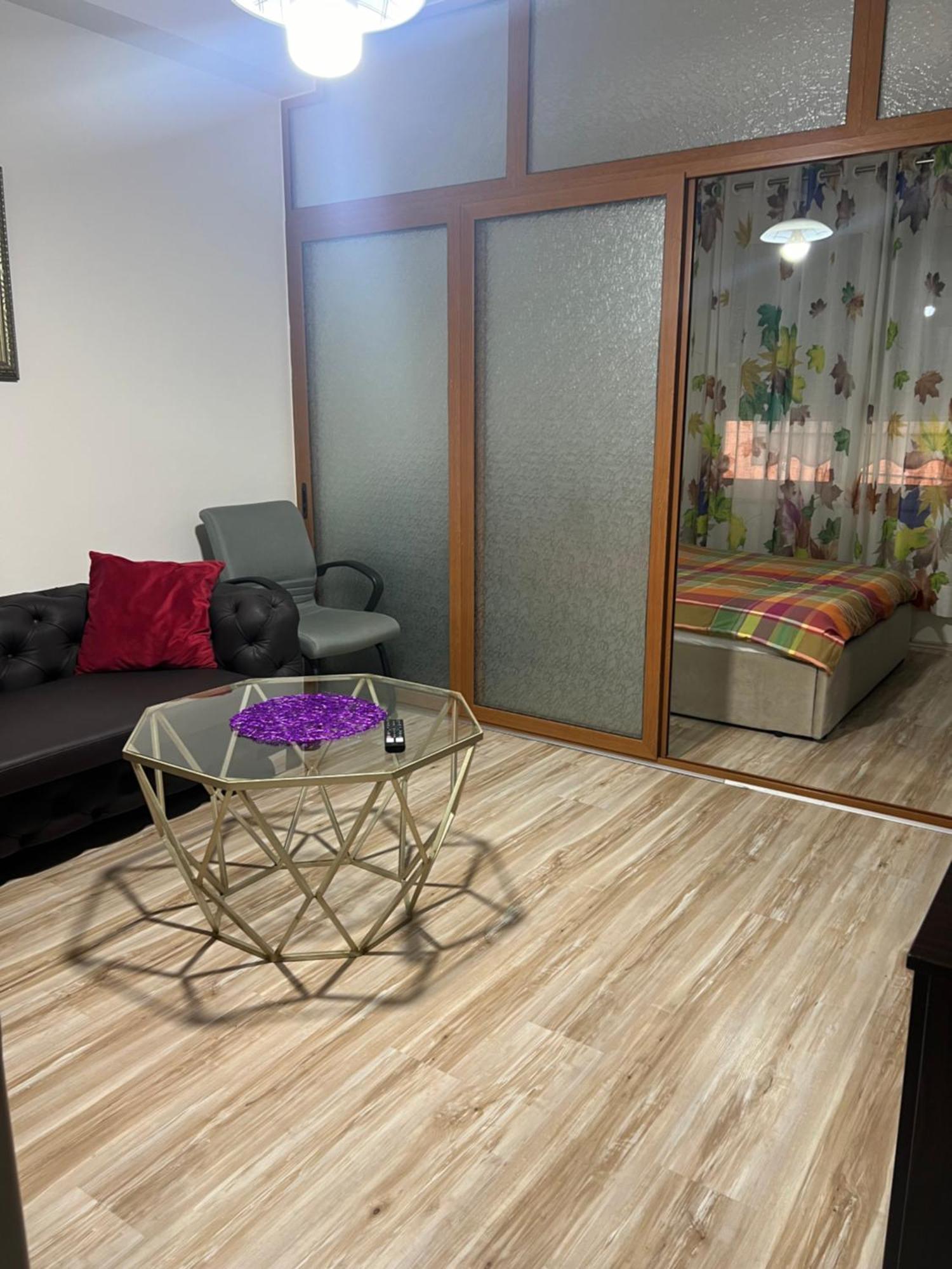 Ergi'S Studio Apartment Тирана Экстерьер фото